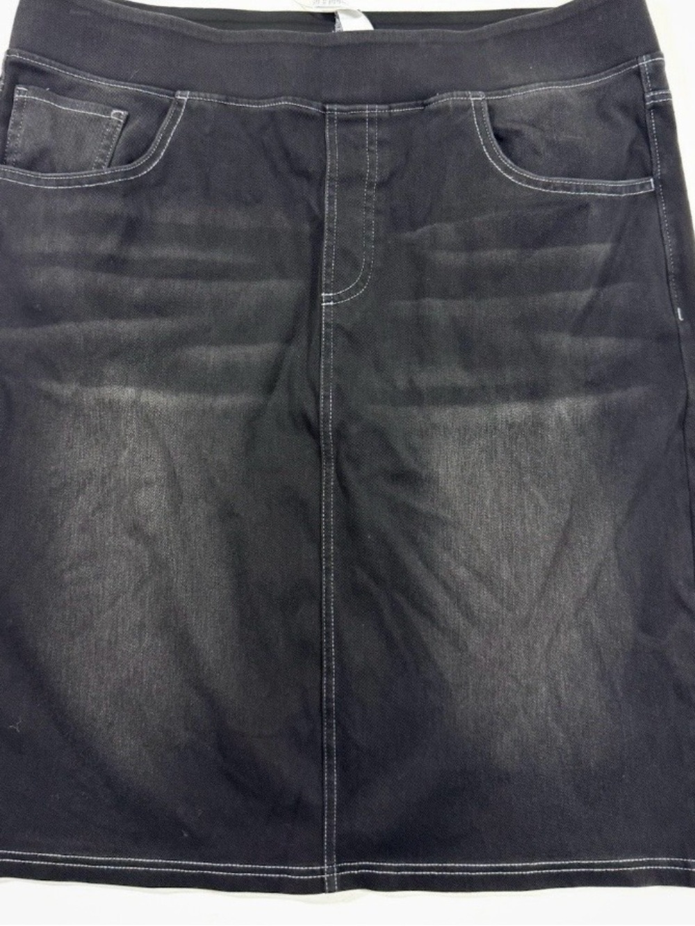 HALARA Black Pencil Denim Skirt with Contrast Stitching